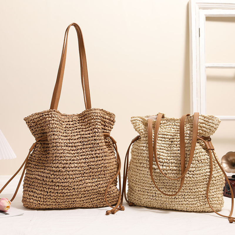große Stroh Tasche mit Kordelzug