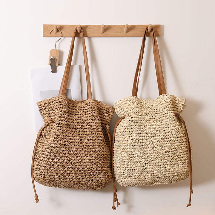 große Stroh Tasche mit Kordelzug